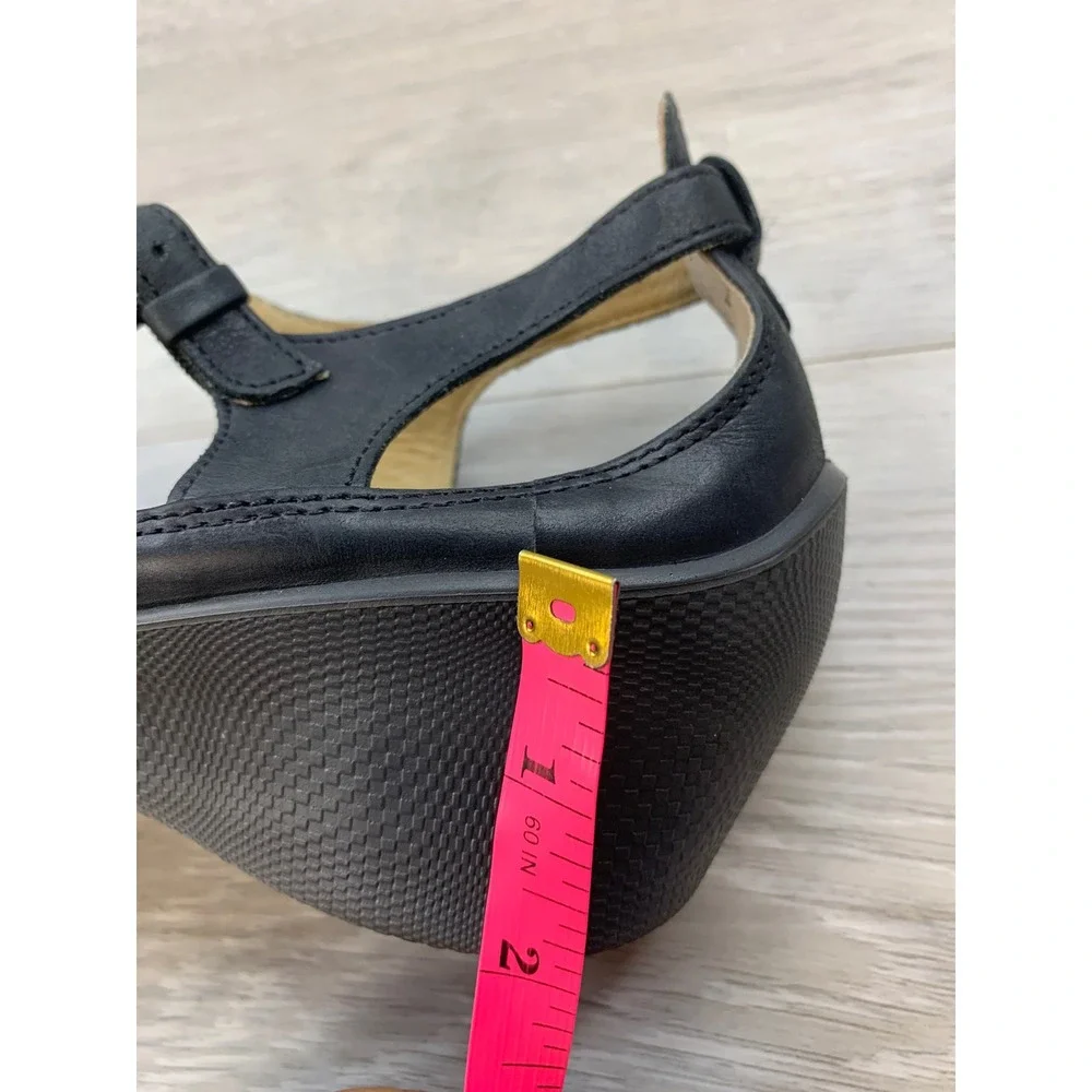 ECCO Women's Black Leather Strappy Wedge Sandals 9 T-Strap Buckle Comfort Shoes